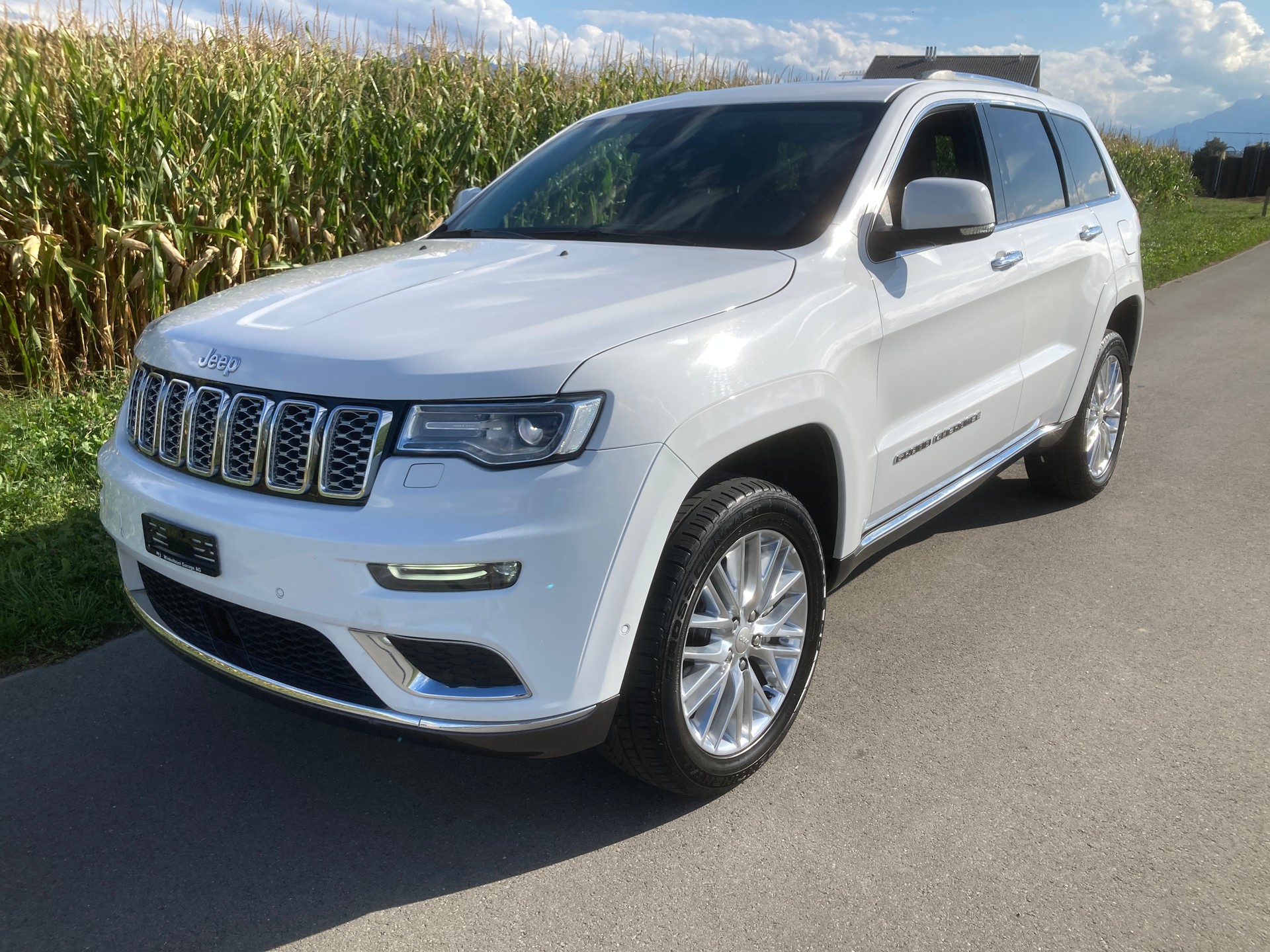 JEEP Grand Cherokee 3.0 CRD Summit Automatic mit Anhängerkupplung 3`500 KG-image-0