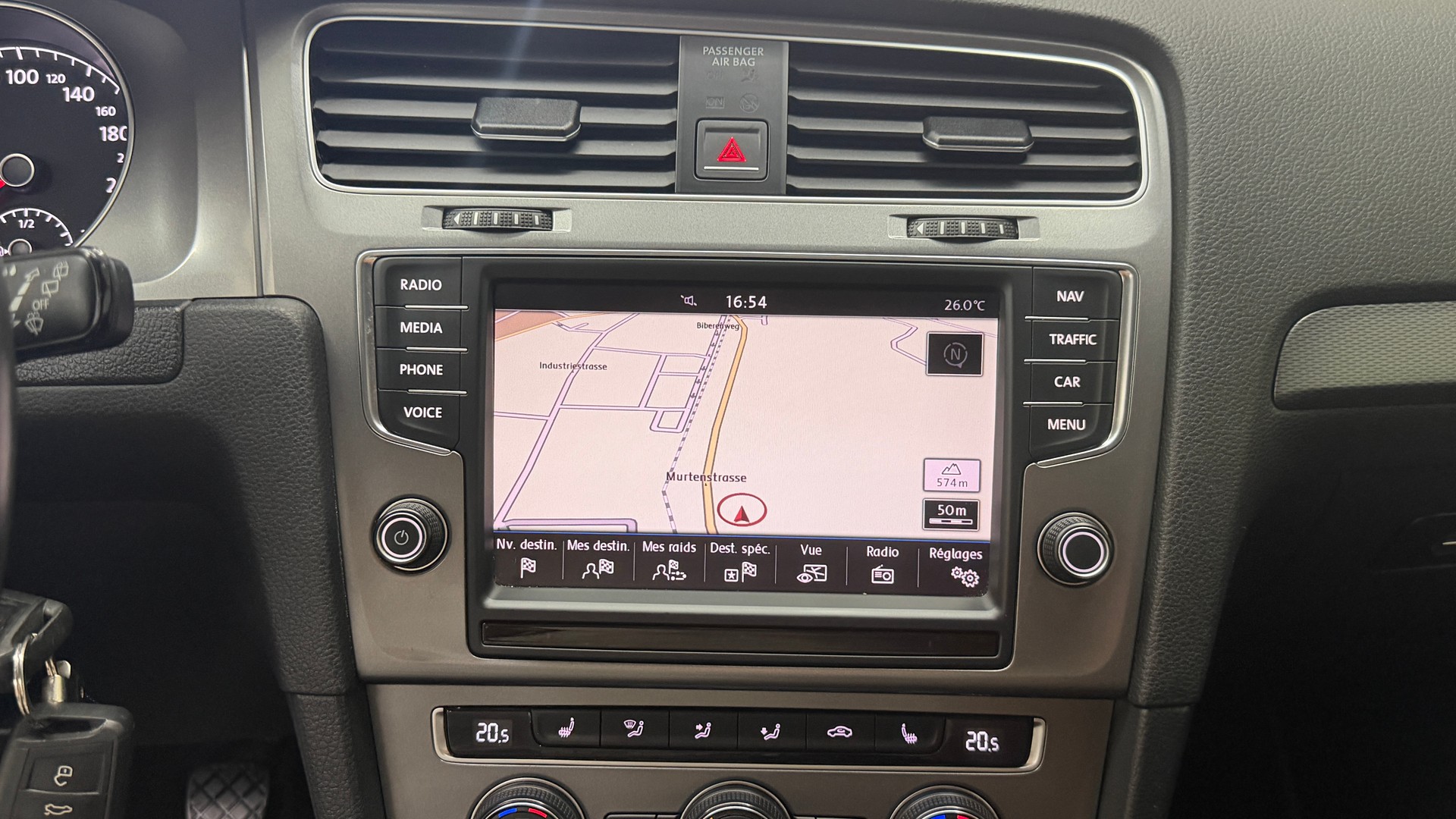 VW Golf 1.4 TSI Lounge-image-13
