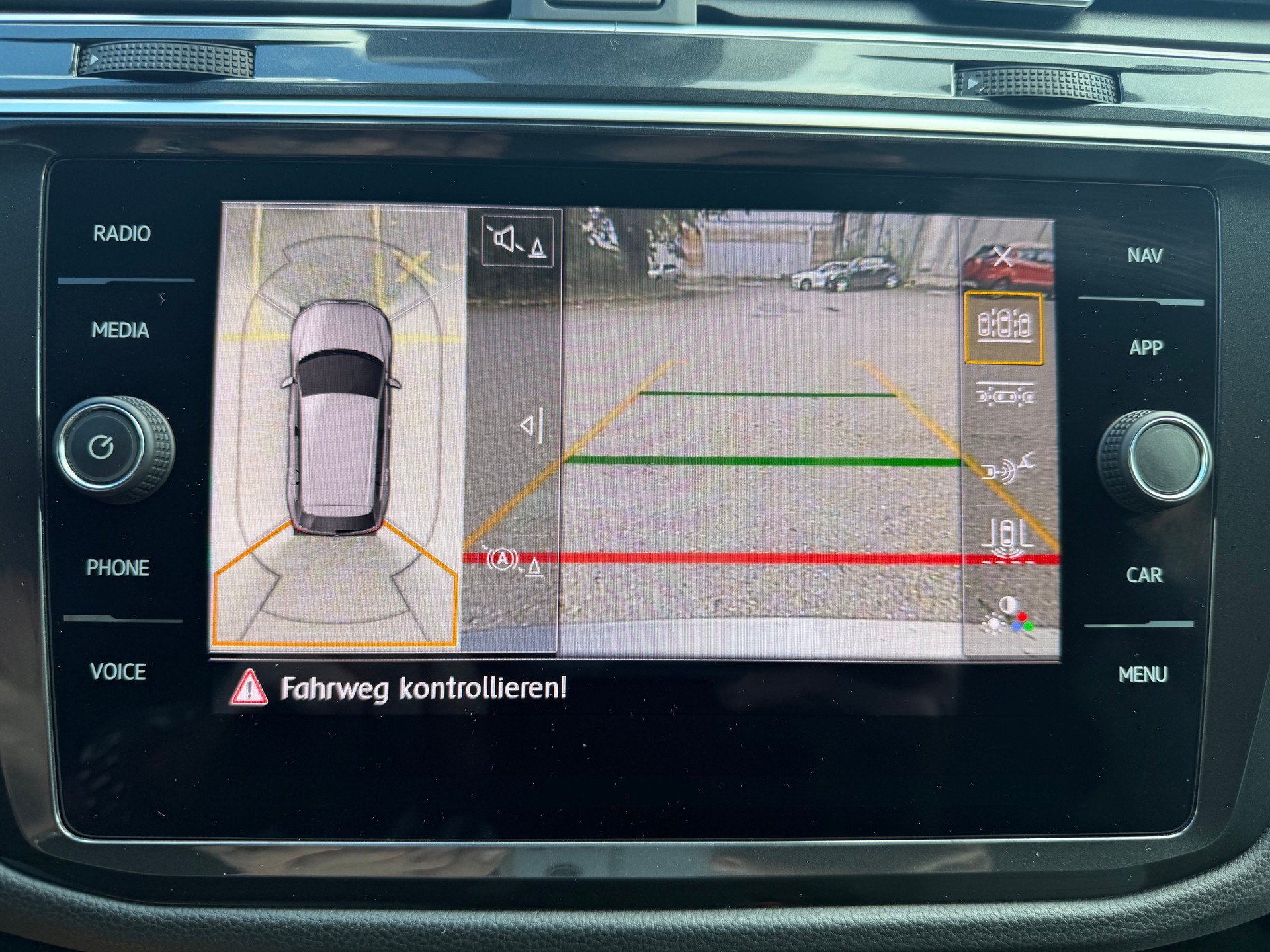 VW Tiguan 2.0TSI Highline 4Motion DSG-image-5