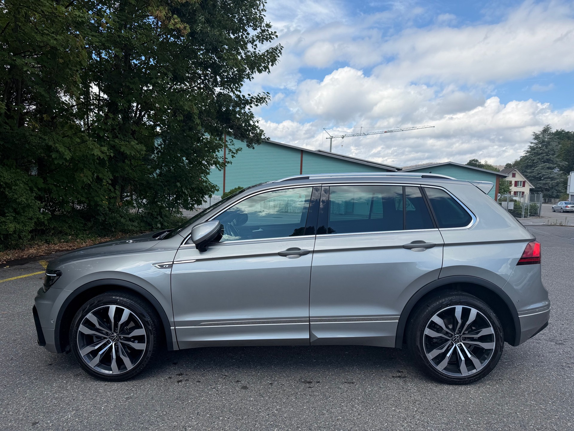 VW Tiguan 2.0TSI Highline 4Motion DSG-showroom-element-1