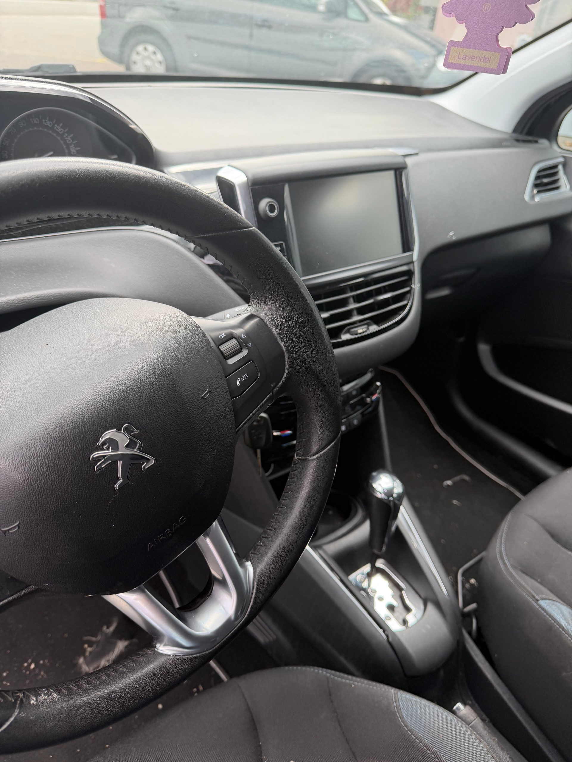 PEUGEOT 208 1.6 VTI Allure Automatik-image-5