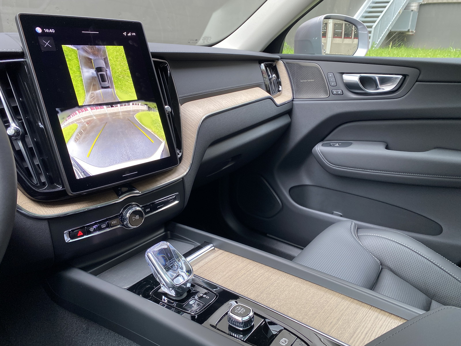VOLVO XC60 2.0 T6 TE Ultra Bright eAWD-image-9