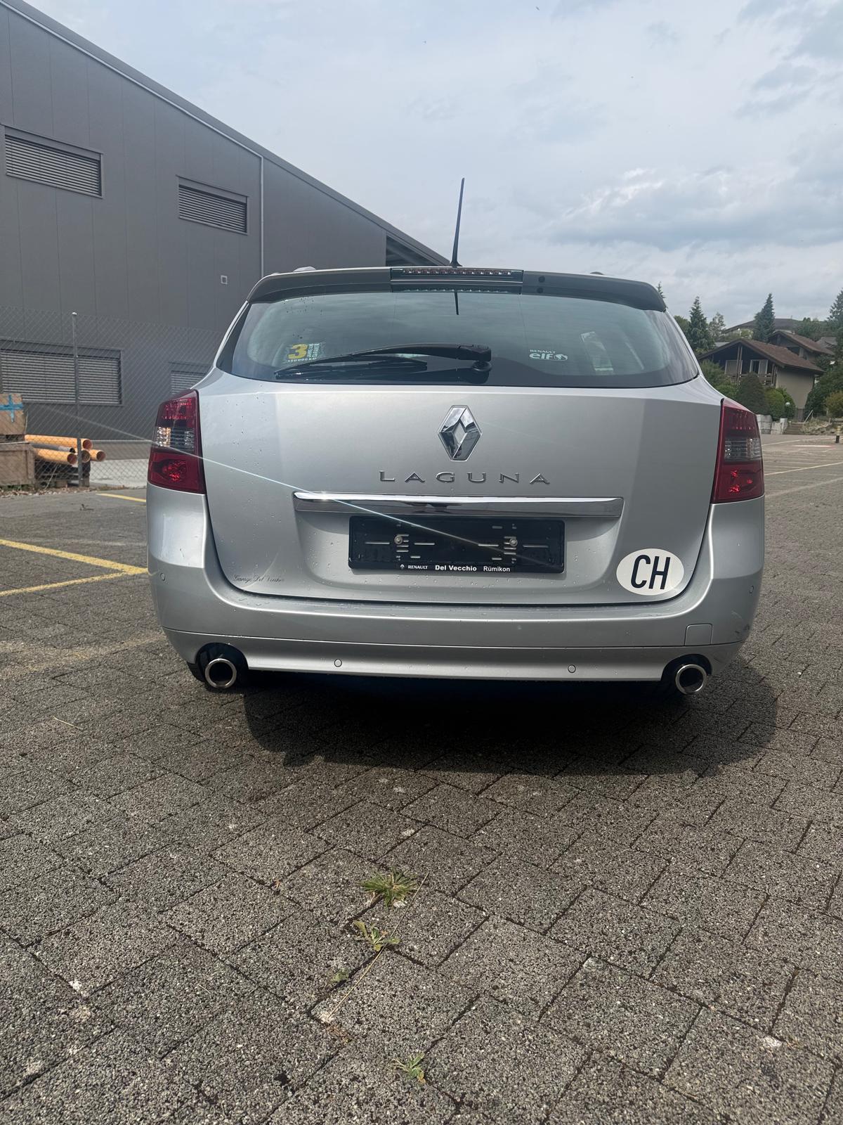 RENAULT Laguna Grandtour 2.0 dCi Bose Automatic-image-3