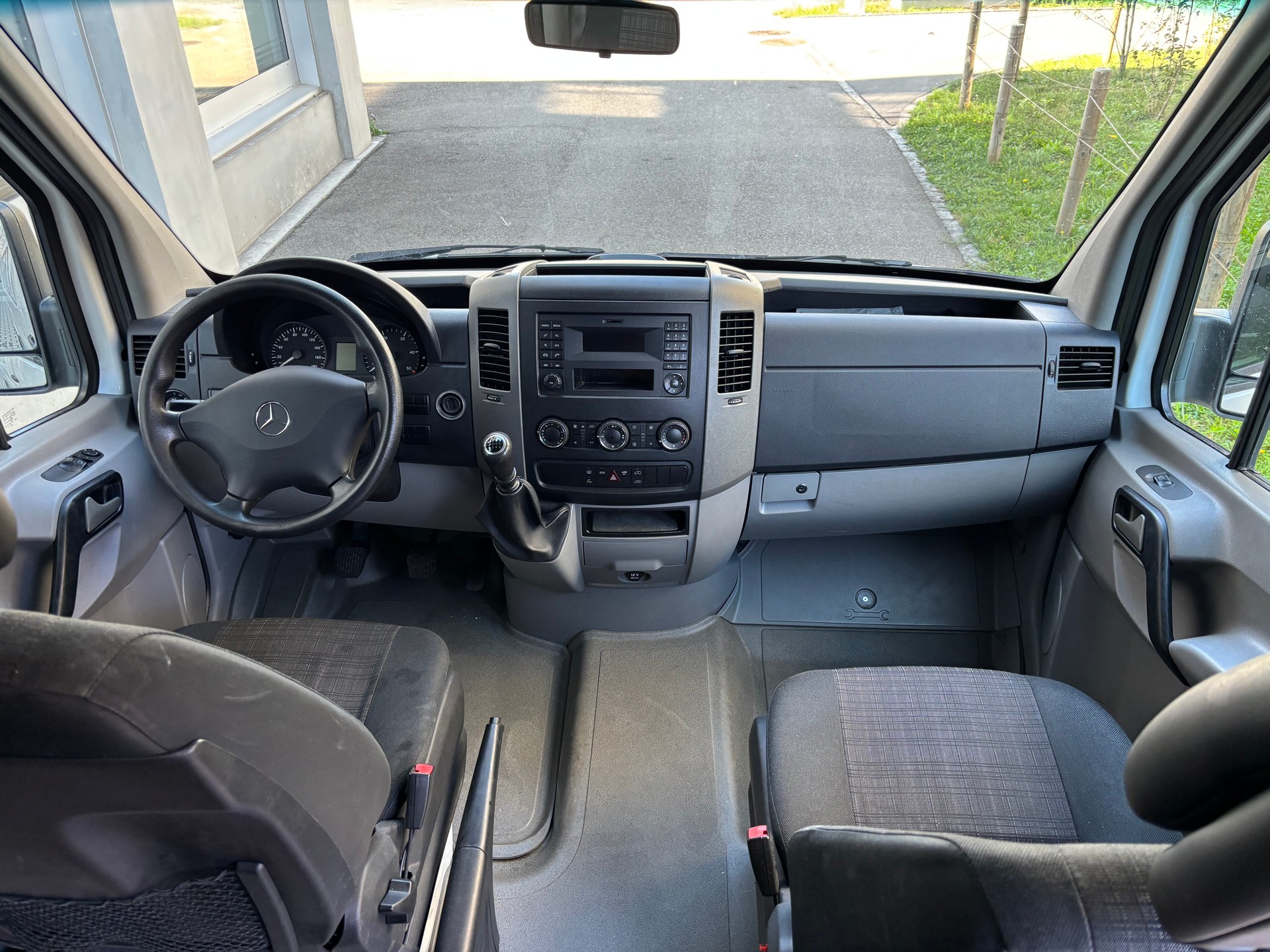 MERCEDES-BENZ 2.2 CDI 129 BlueT-image-2