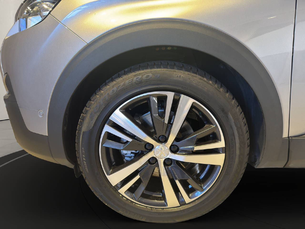 PEUGEOT 3008 1.5 BlueHDi Allure-image-14