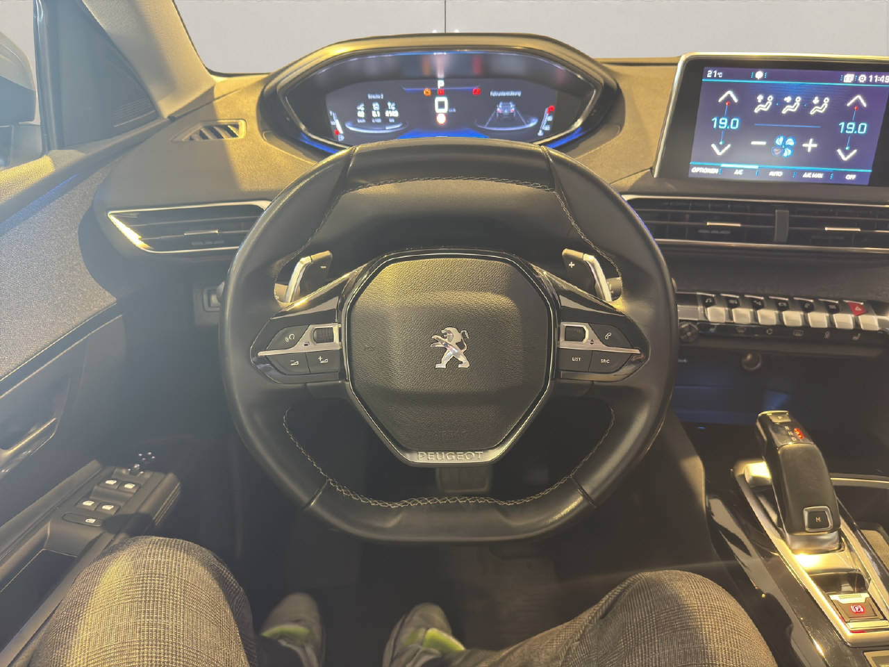 PEUGEOT 3008 1.5 BlueHDi Allure-image-7