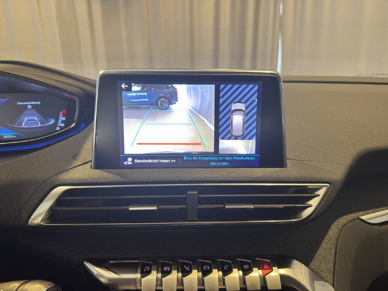 PEUGEOT 3008 1.5 BlueHDi Allure-image-12