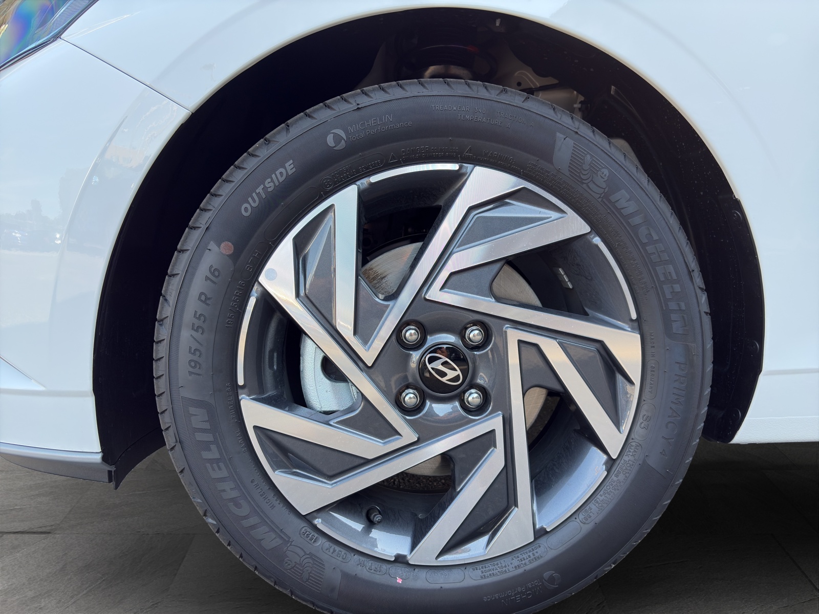 HYUNDAI i20 1.0 T-GDi Amplia Go-image-8