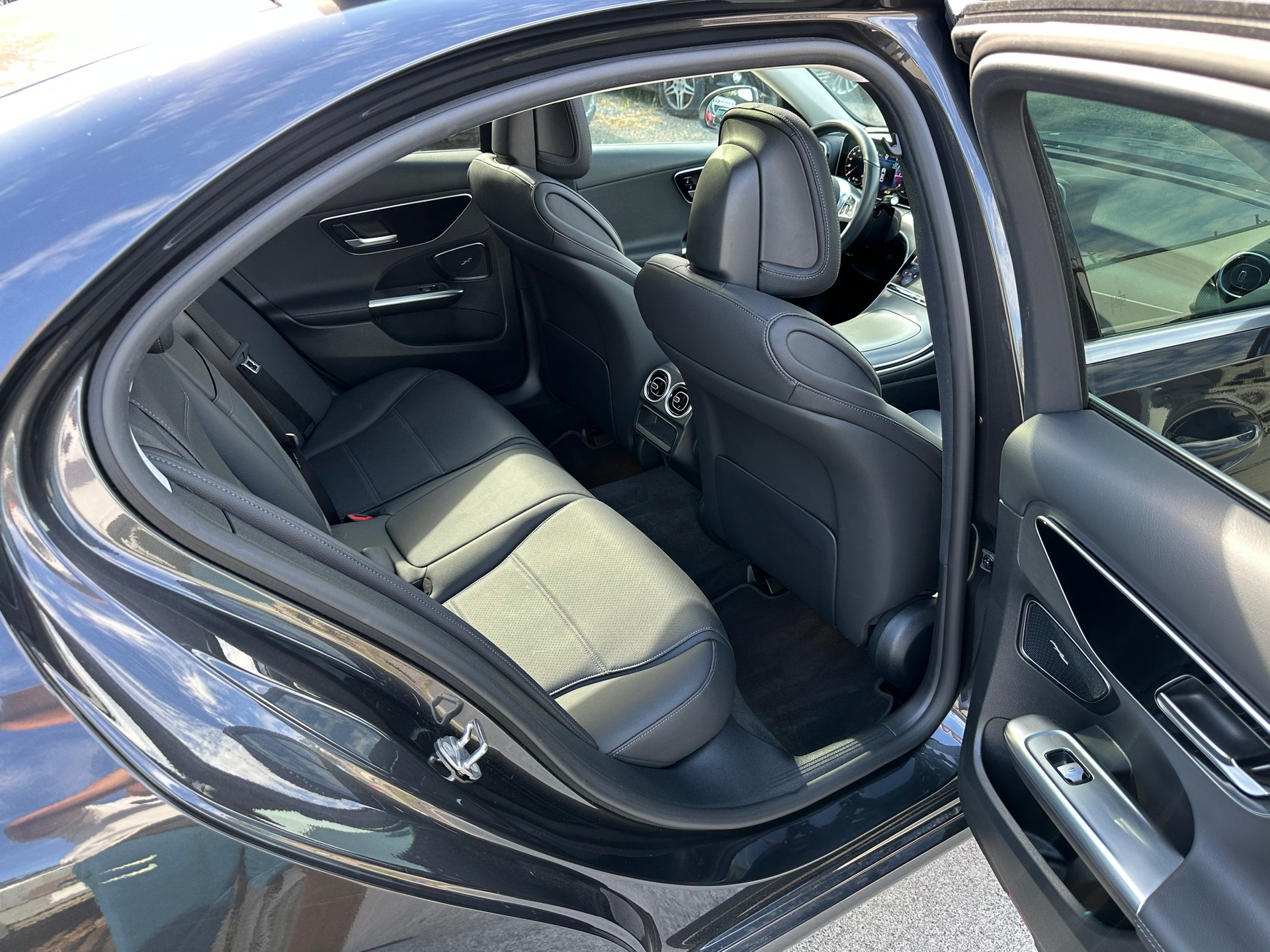 MERCEDES-BENZ C 220 d 4Matic Avantgarde-image-10
