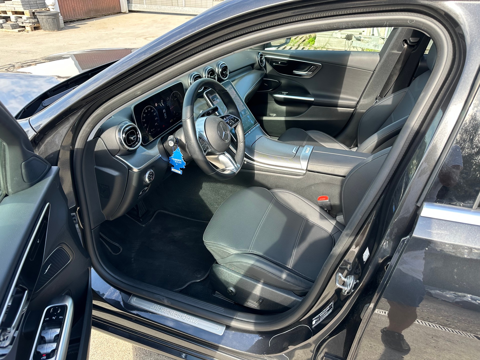MERCEDES-BENZ C 220 d 4Matic Avantgarde-image-8