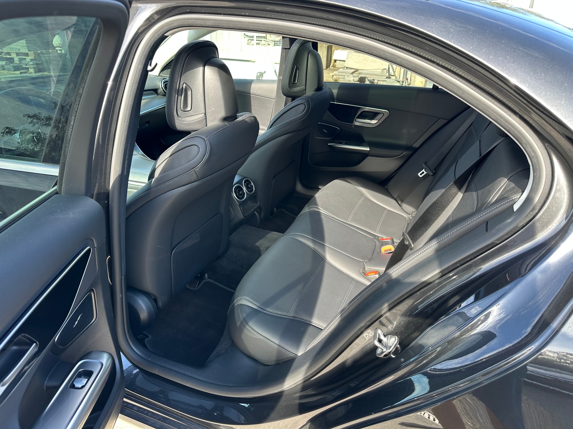 MERCEDES-BENZ C 220 d 4Matic Avantgarde-image-9