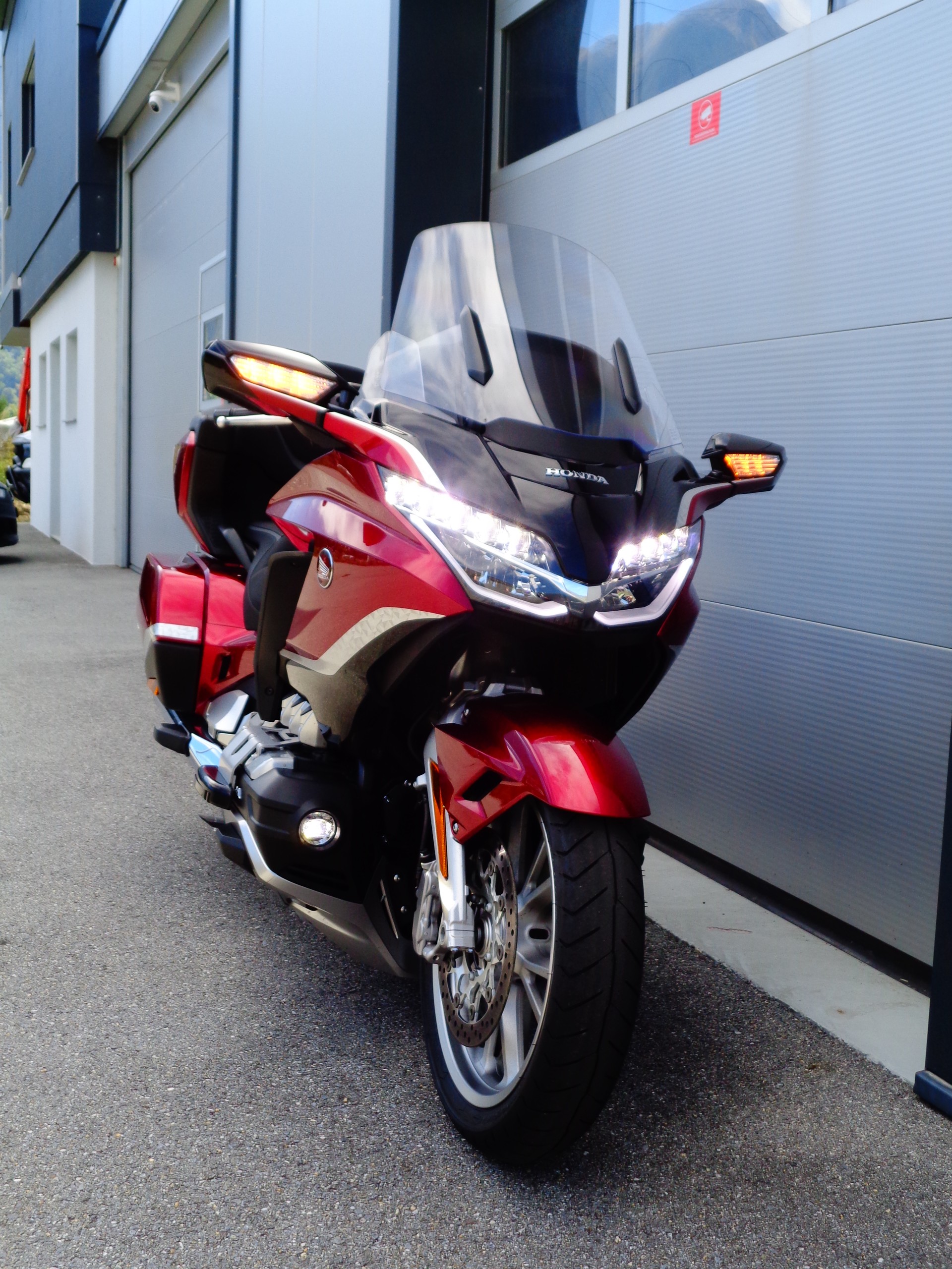 HONDA GL 1800 DA DCT Goldwing Tour-showroom-element-3
