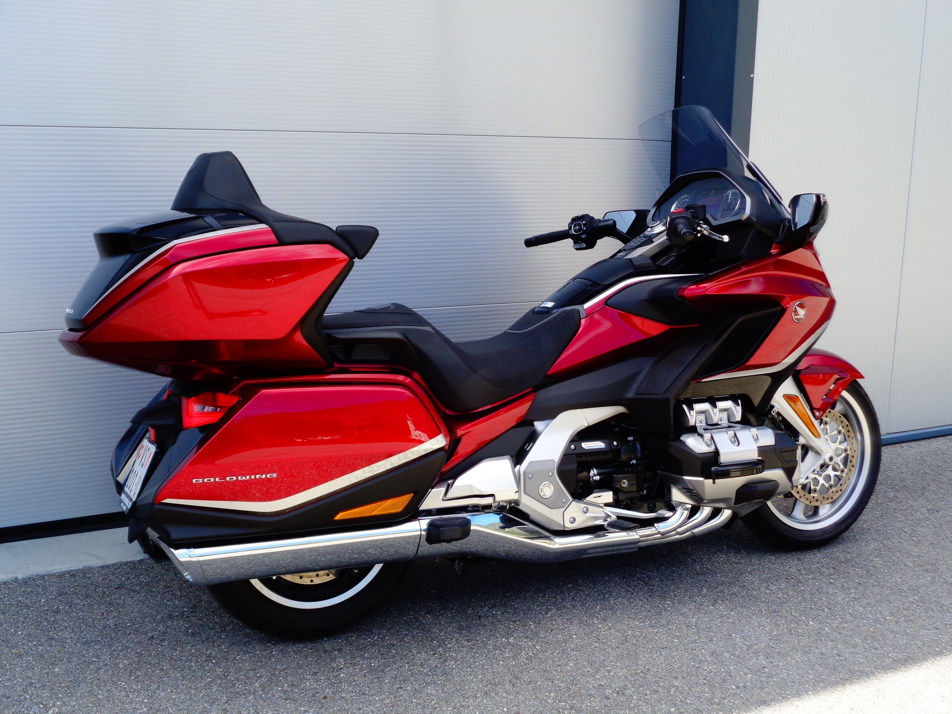 HONDA GL 1800 DA DCT Goldwing Tour-showroom-element-1