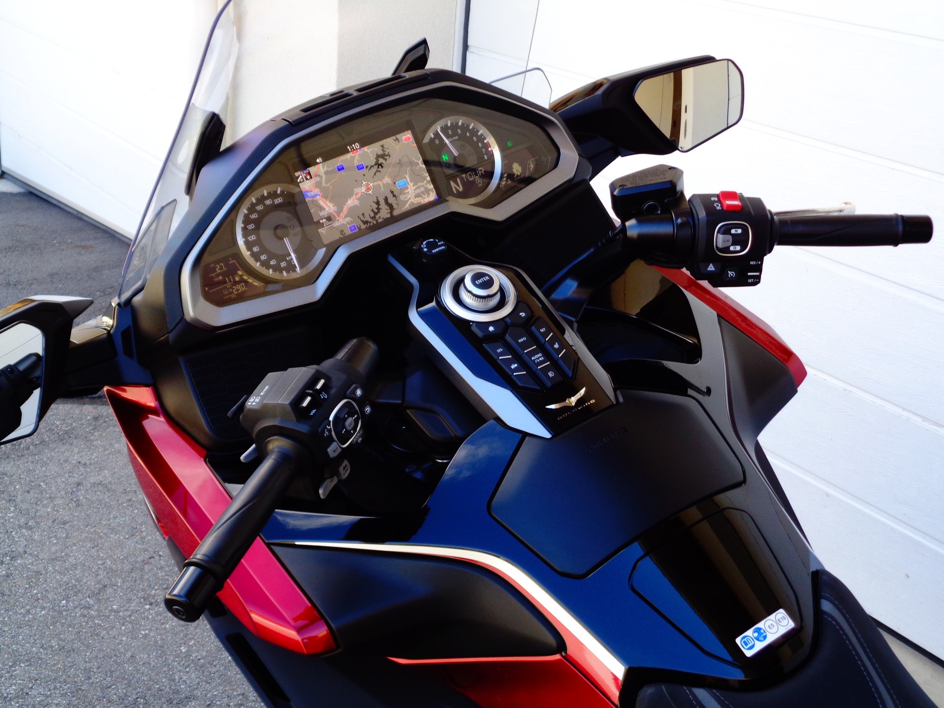 HONDA GL 1800 DA DCT Goldwing Tour-image-11