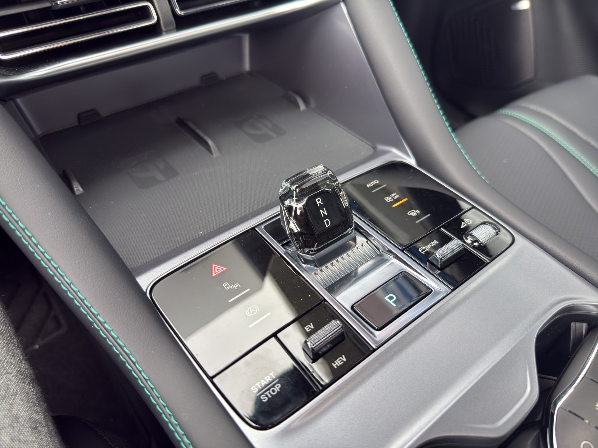 BYD Seal U DM-i Design AWD-image-12