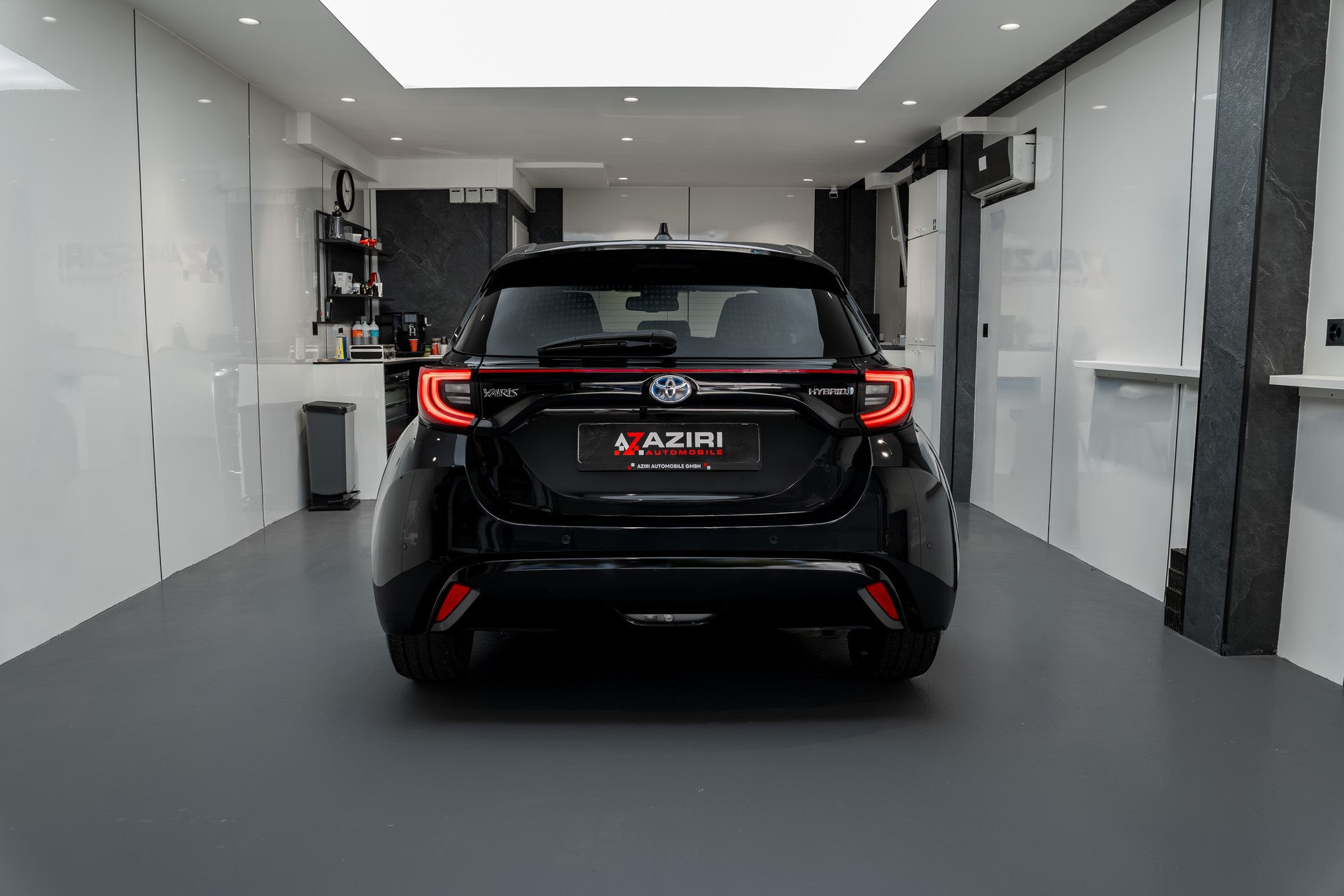 TOYOTA Yaris 1.5 Premium e-CVT-image-5