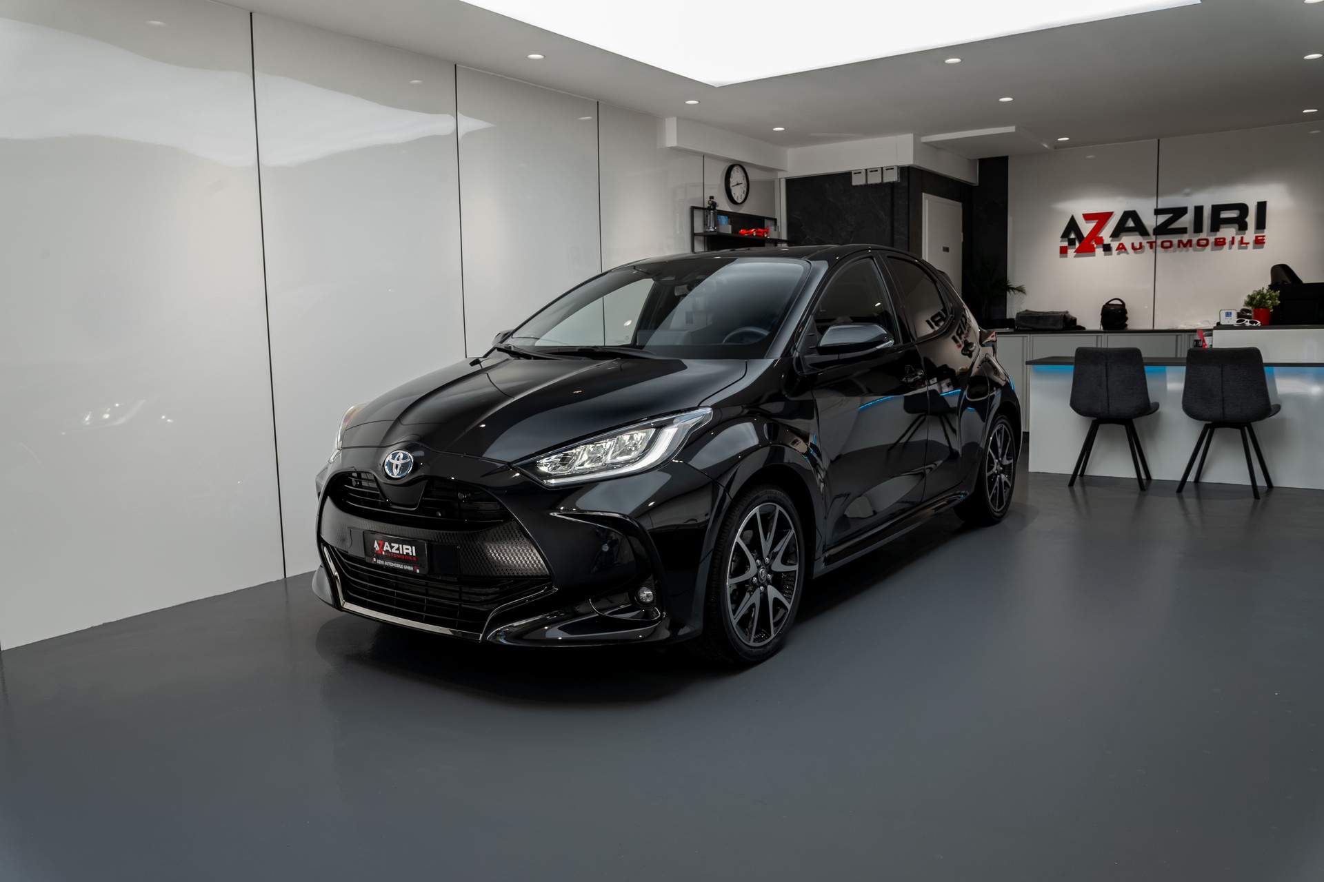 TOYOTA Yaris 1.5 Premium e-CVT-image-0