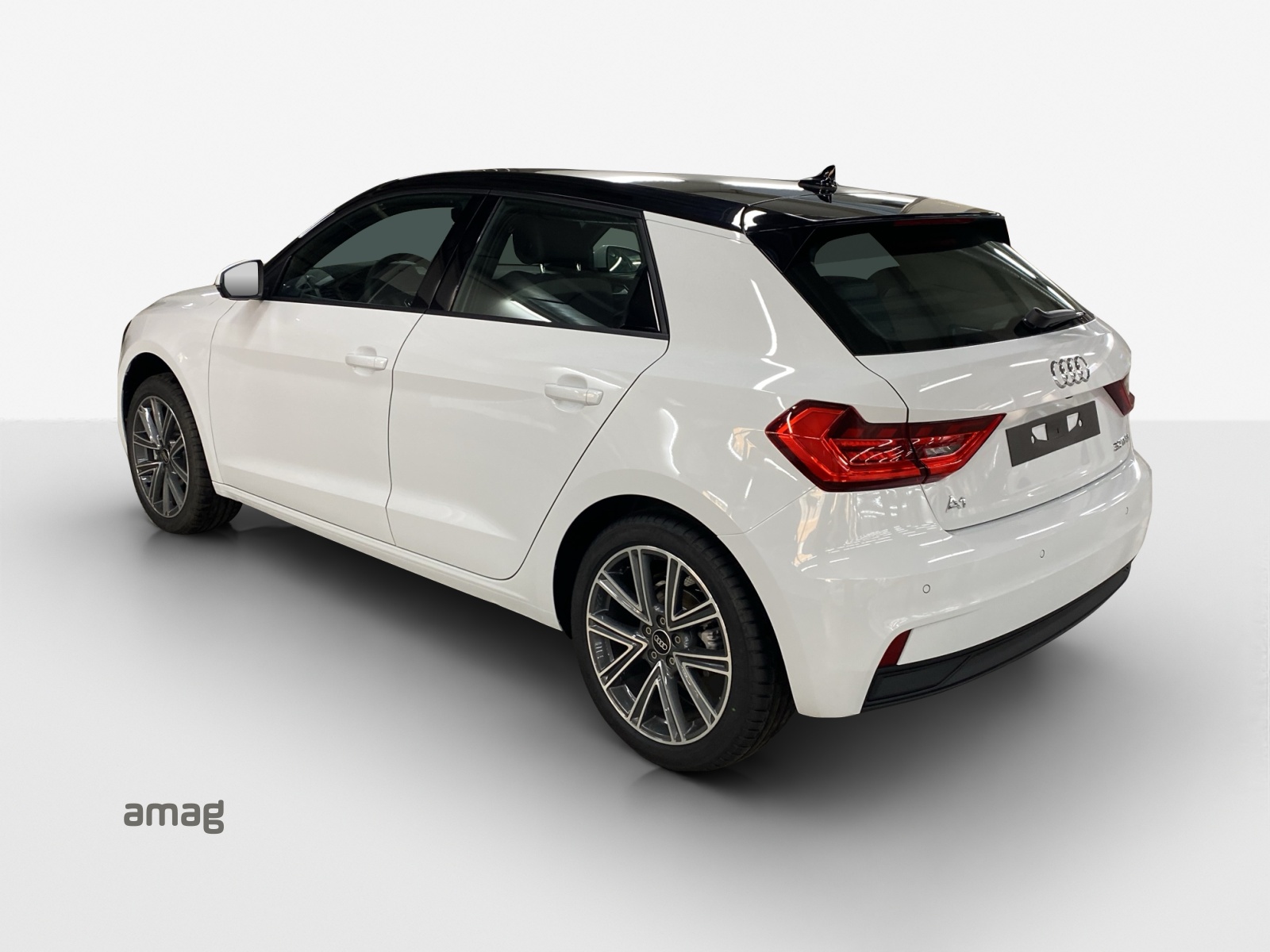 AUDI A1 Sportback 30 TFSI Attraction S-tronic-image-2