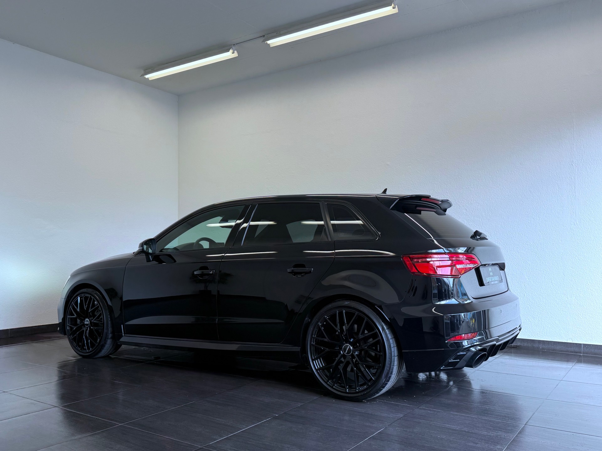 AUDI RS3 Sportback 2.5 TSI quattro S-tronic "ALL BLACK "-image-7