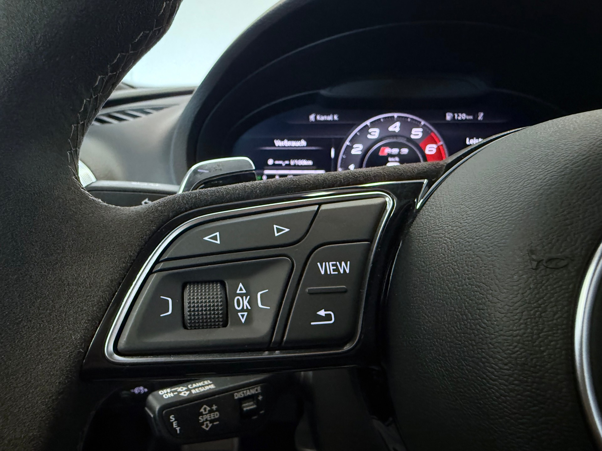 AUDI RS3 Sportback 2.5 TSI quattro S-tronic "ALL BLACK "-image-26