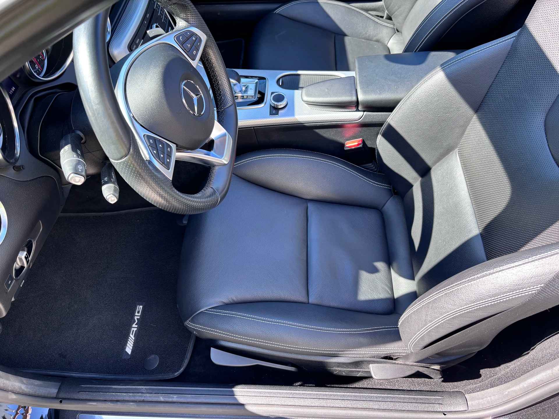 MERCEDES-BENZ SLC 200-image-4