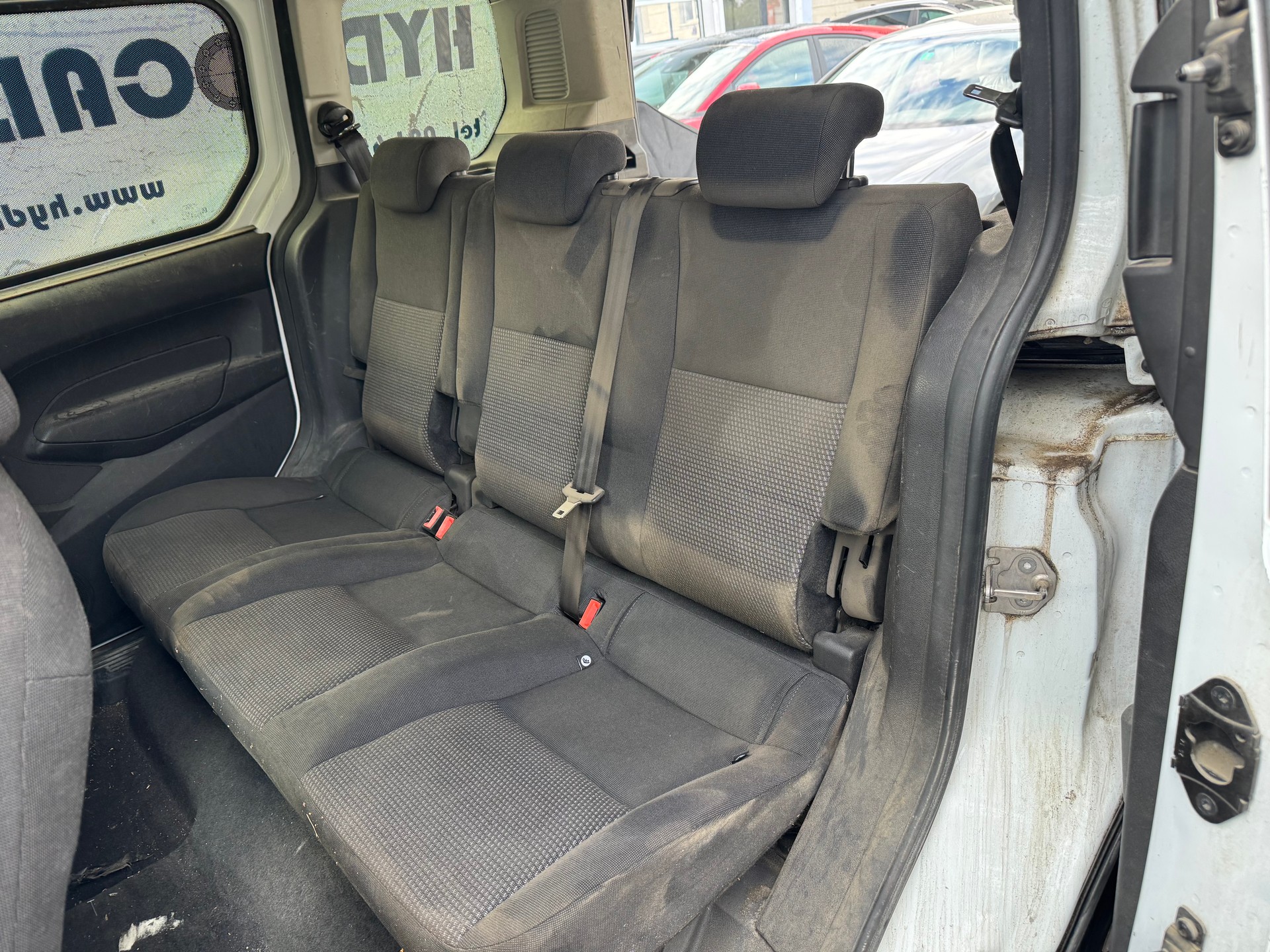 FORD Tourneo Connect 1.6 TDCi Trend-image-8