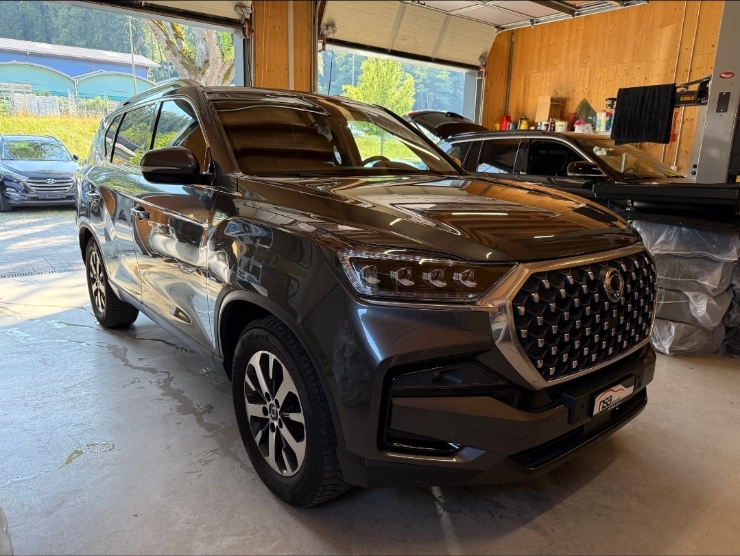 KGM-SsangYong Rexton 2.2 CRDi 7 Pl.Quartz 4WD AT-image-2