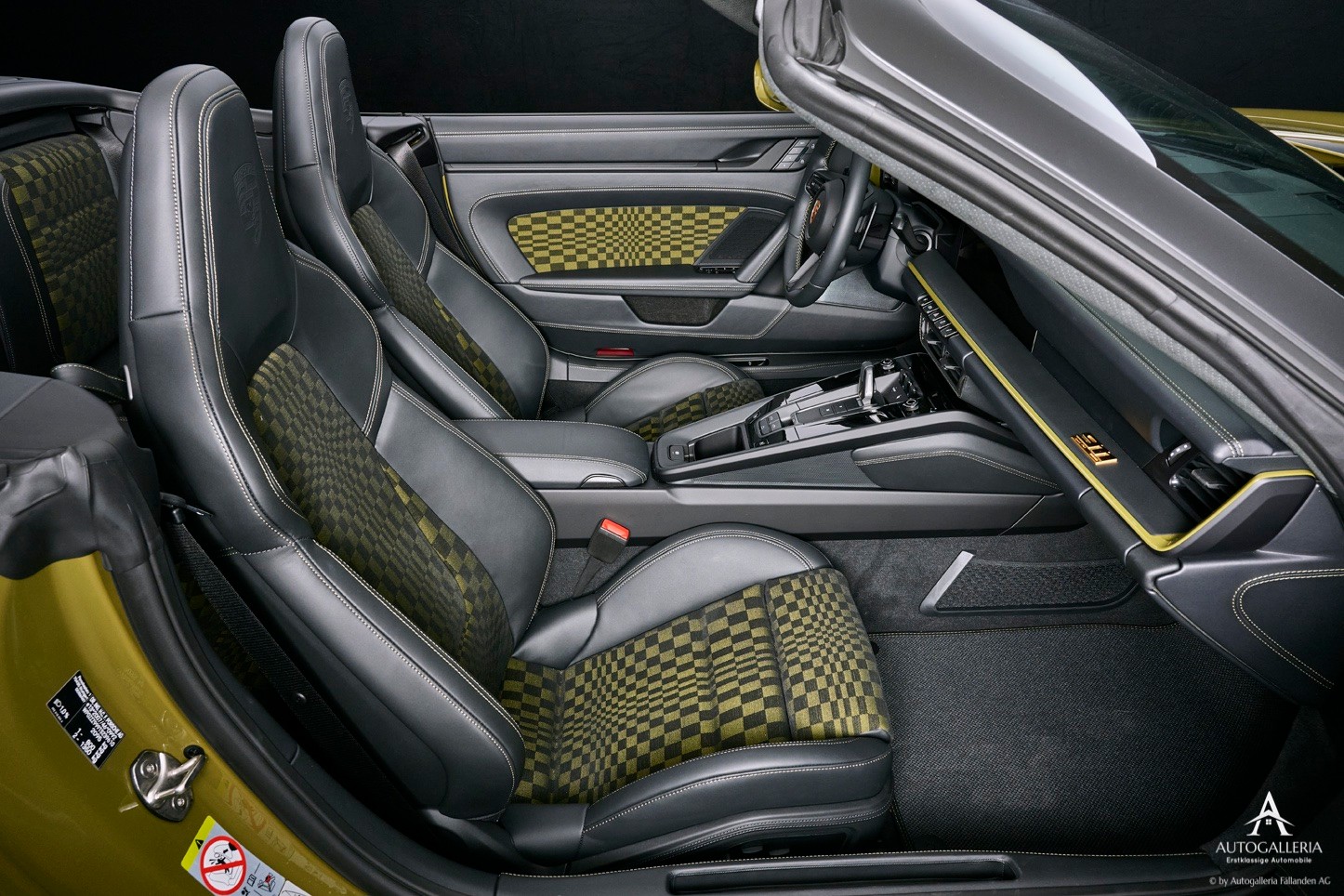 PORSCHE 911 Carrera Cabriolet GTS Spirit 70-image-9