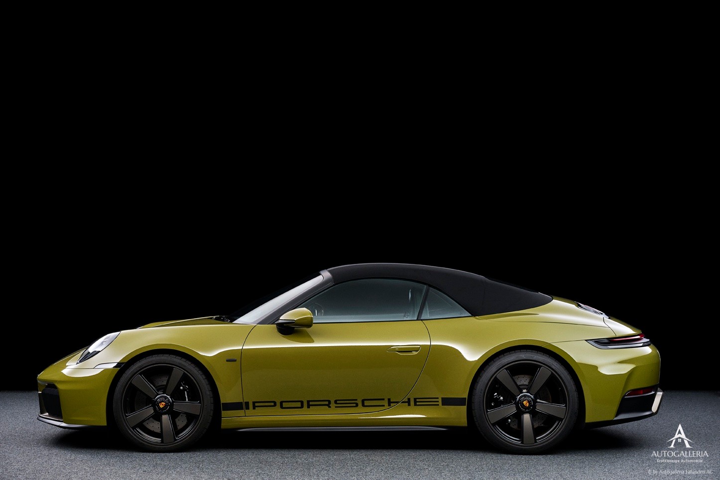 PORSCHE 911 Carrera Cabriolet GTS Spirit 70-image-3