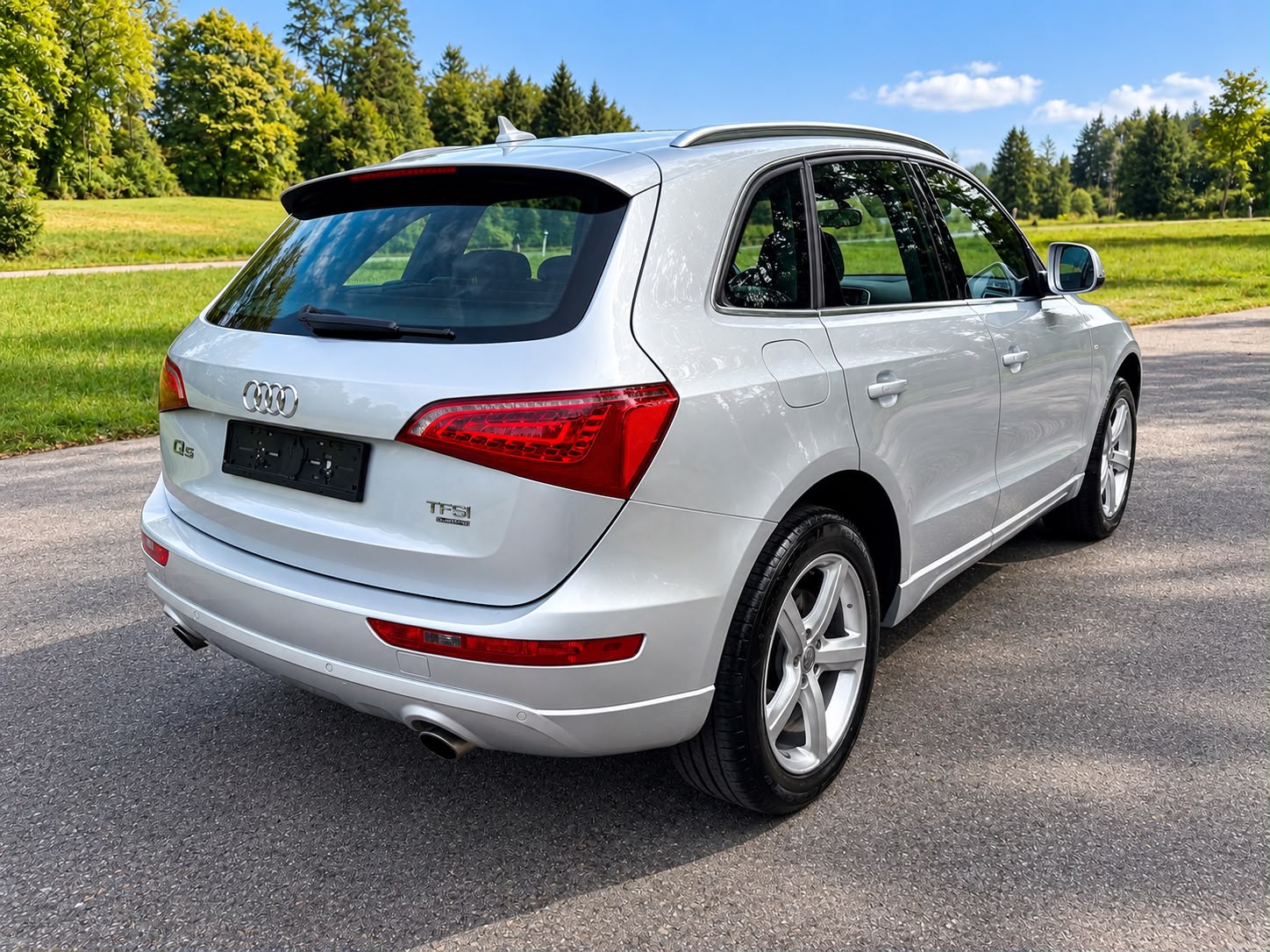 AUDI Q5 2.0 TFSI quattro S-tronic-image-5