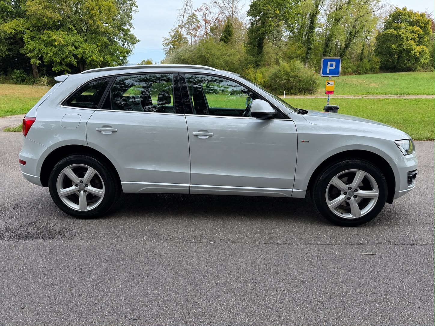 AUDI Q5 2.0 TFSI quattro S-tronic-image-2