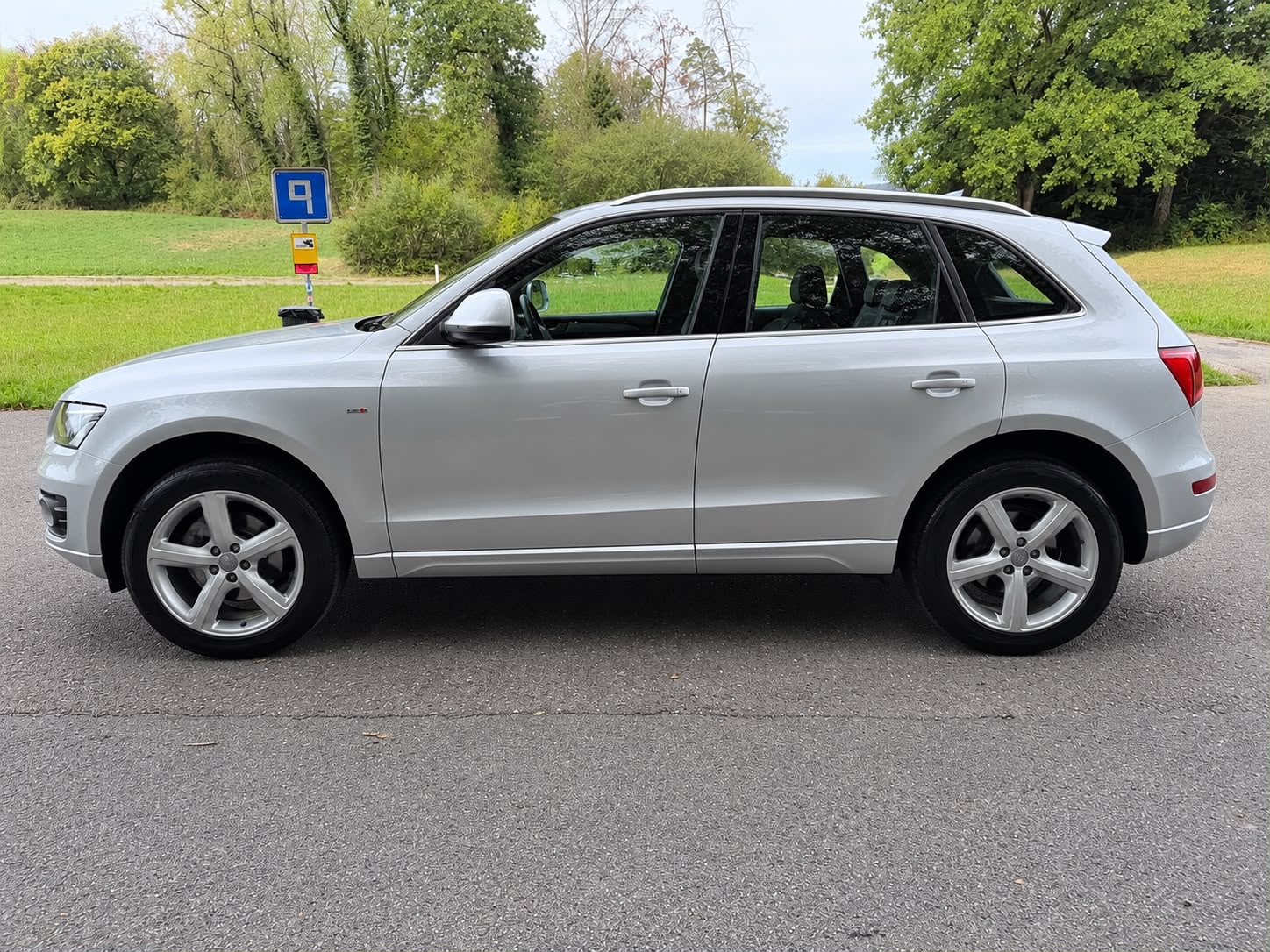 AUDI Q5 2.0 TFSI quattro S-tronic-image-3