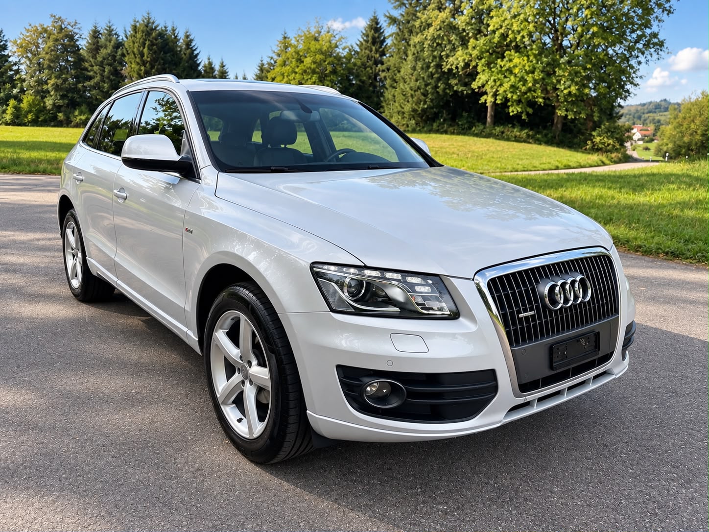 AUDI Q5 2.0 TFSI quattro S-tronic-image-1