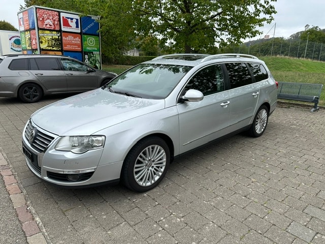 VW Passat Variant 3.2 V6 FSI Sportline 4Motion-image-1