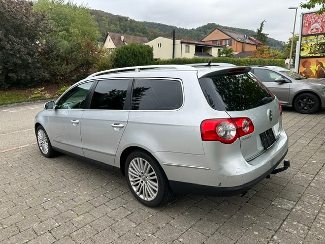 VW Passat Variant 3.2 V6 FSI Sportline 4Motion-image-2