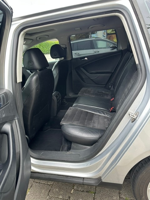 VW Passat Variant 3.2 V6 FSI Sportline 4Motion-image-9