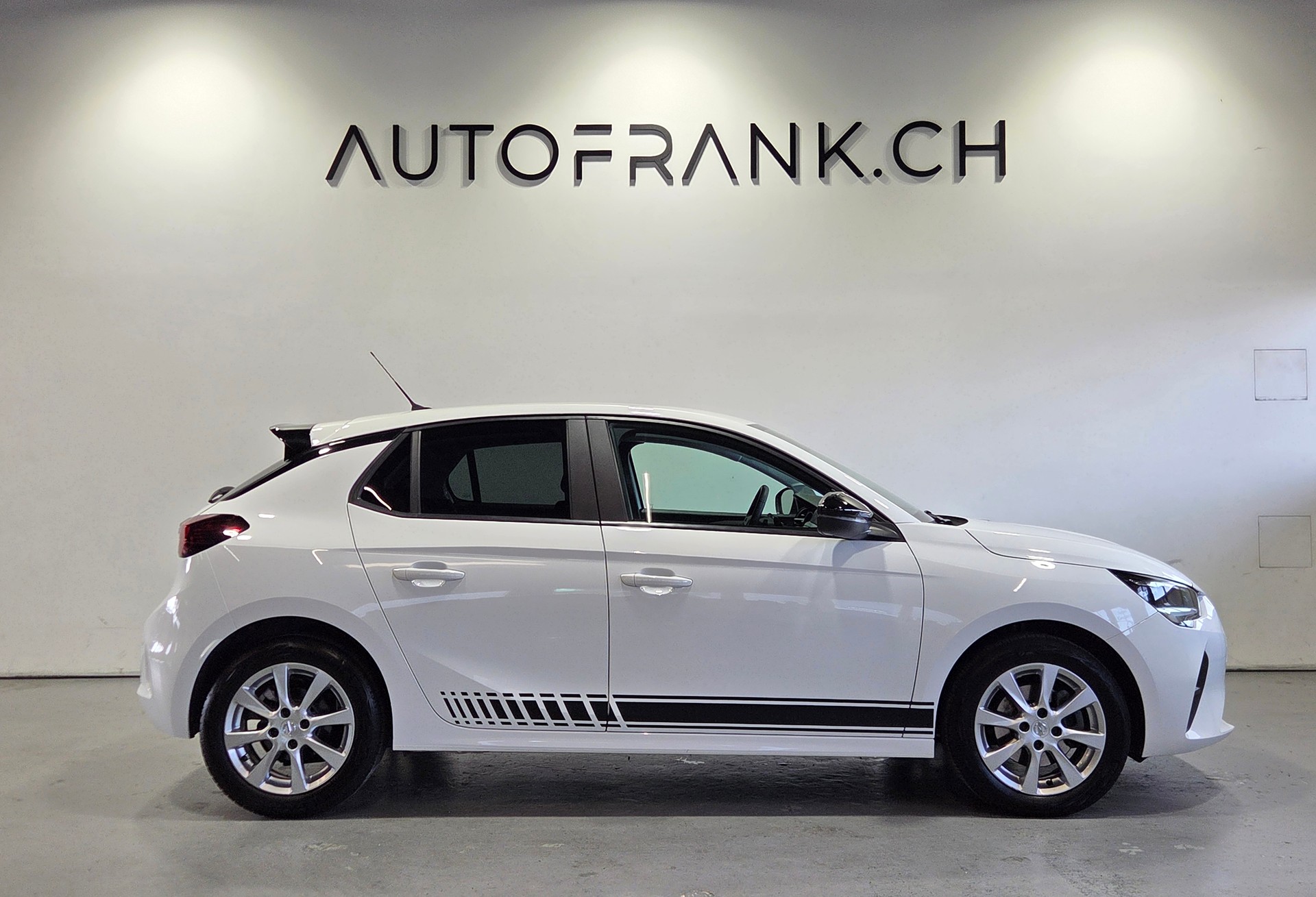 OPEL Corsa 1.2 T Edition-image-4