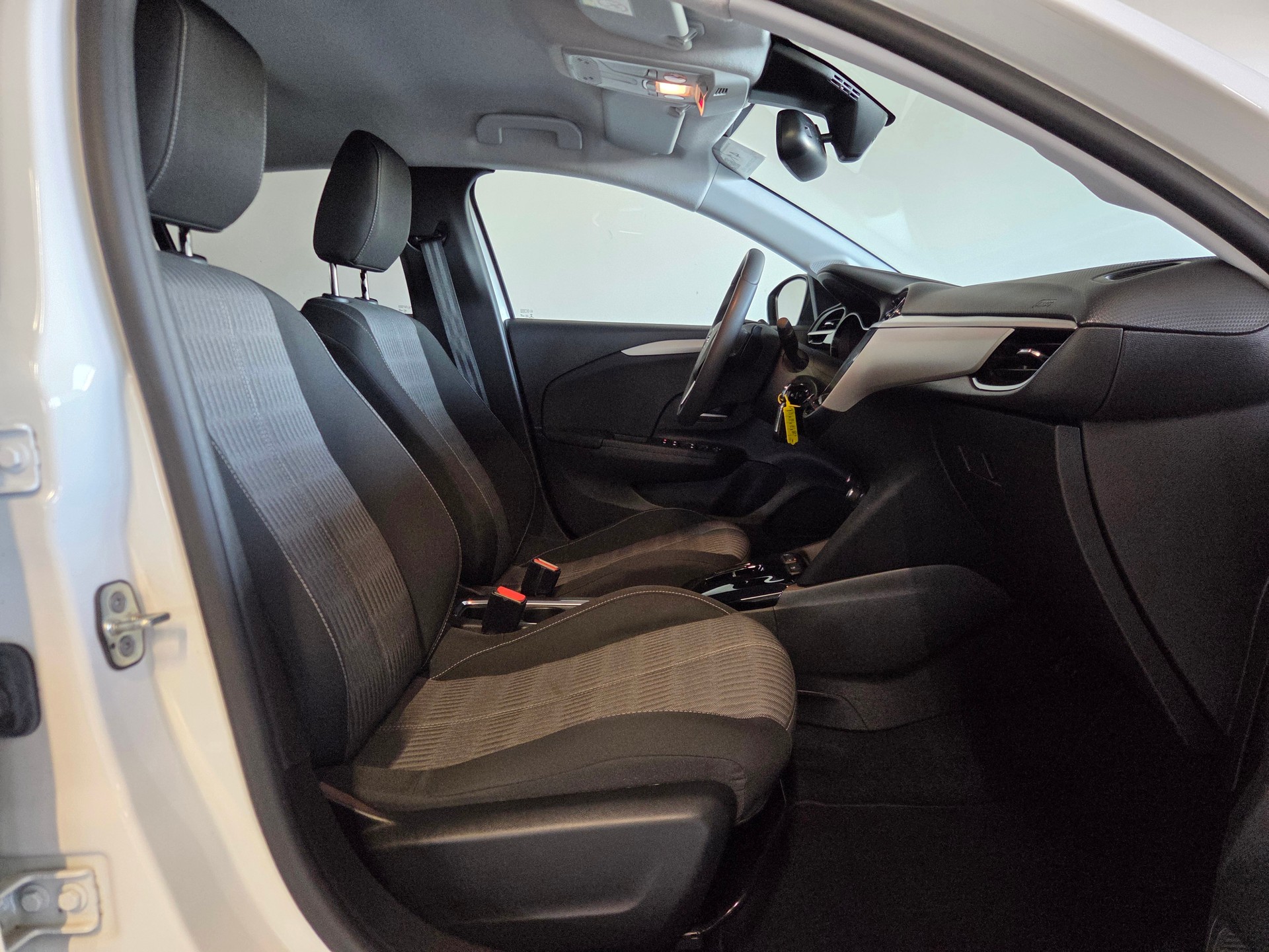 OPEL Corsa 1.2 T Edition-image-17