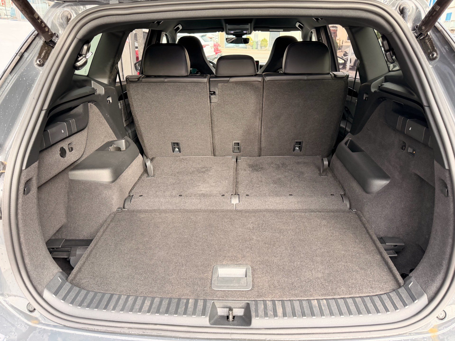 VW Tayron 2.0 TDI 193 PS 4Motion R-Line *** ANHÄNGERKUPPLUNG & HEAD UP DISPLAY ***-image-27