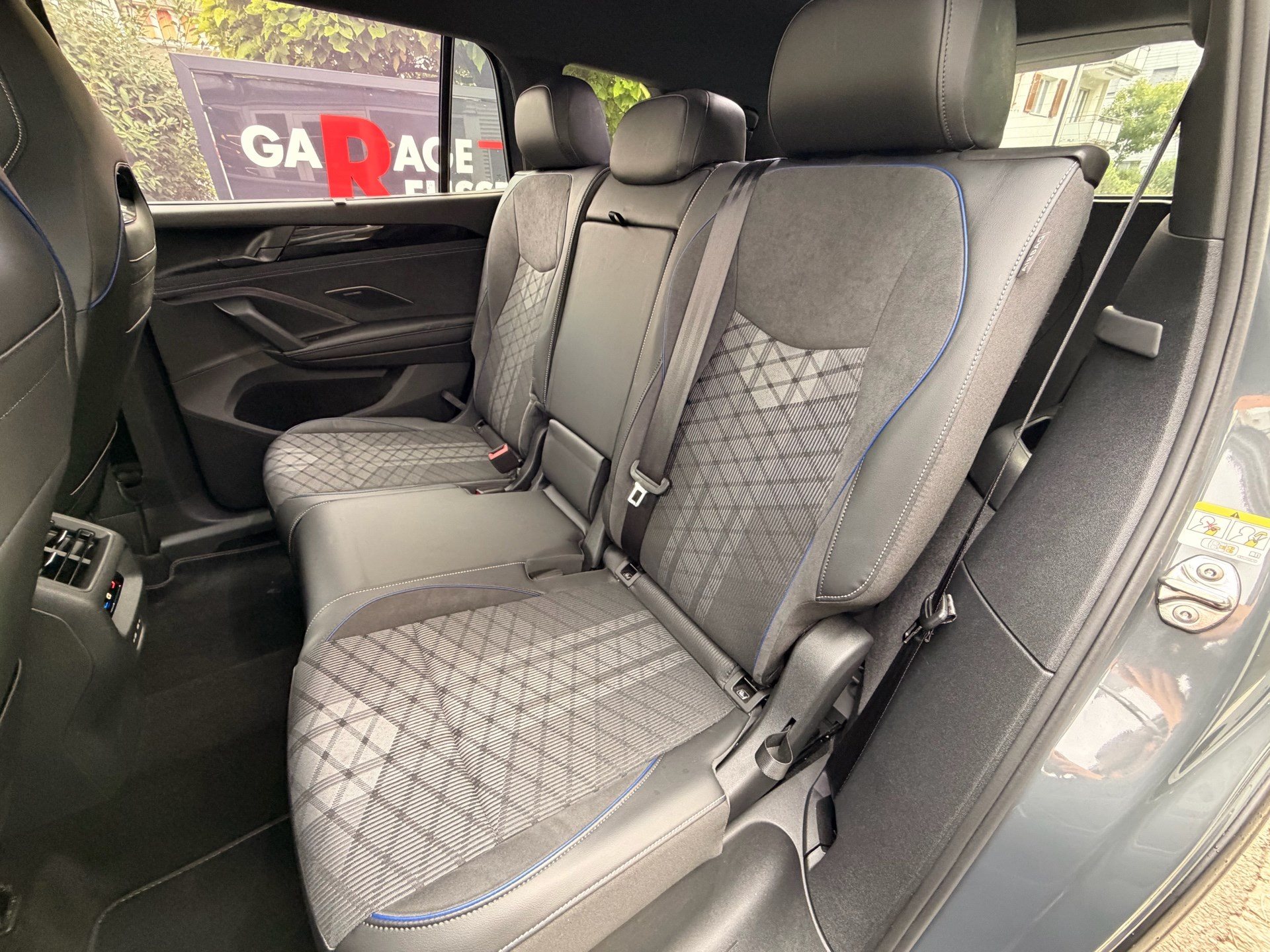VW Tayron 2.0 TDI 193 PS 4Motion R-Line *** ANHÄNGERKUPPLUNG & HEAD UP DISPLAY ***-image-26
