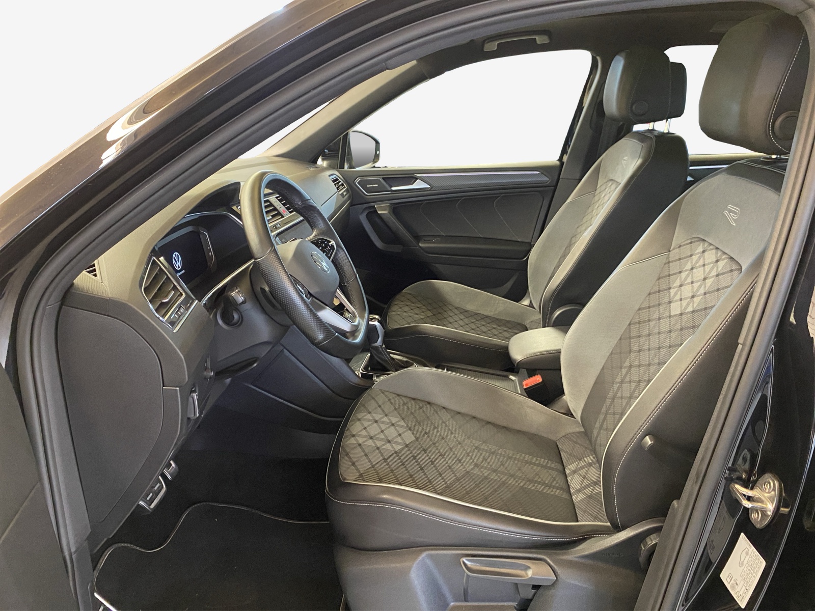 VW Tiguan Allspace 2.0TSI R-Line 4Motion DSG-image-7