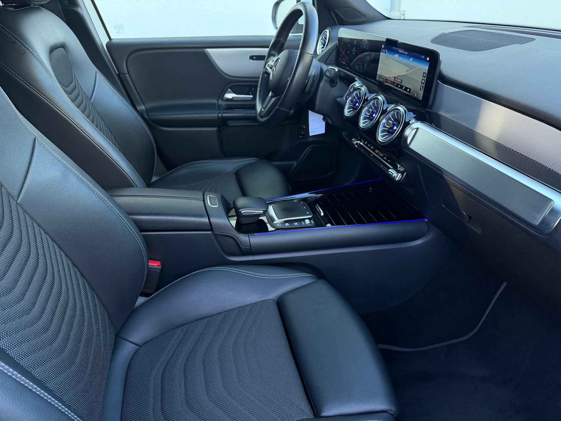 MERCEDES-BENZ GLB 220 d 4Matic Style 8G-Tronic-image-15