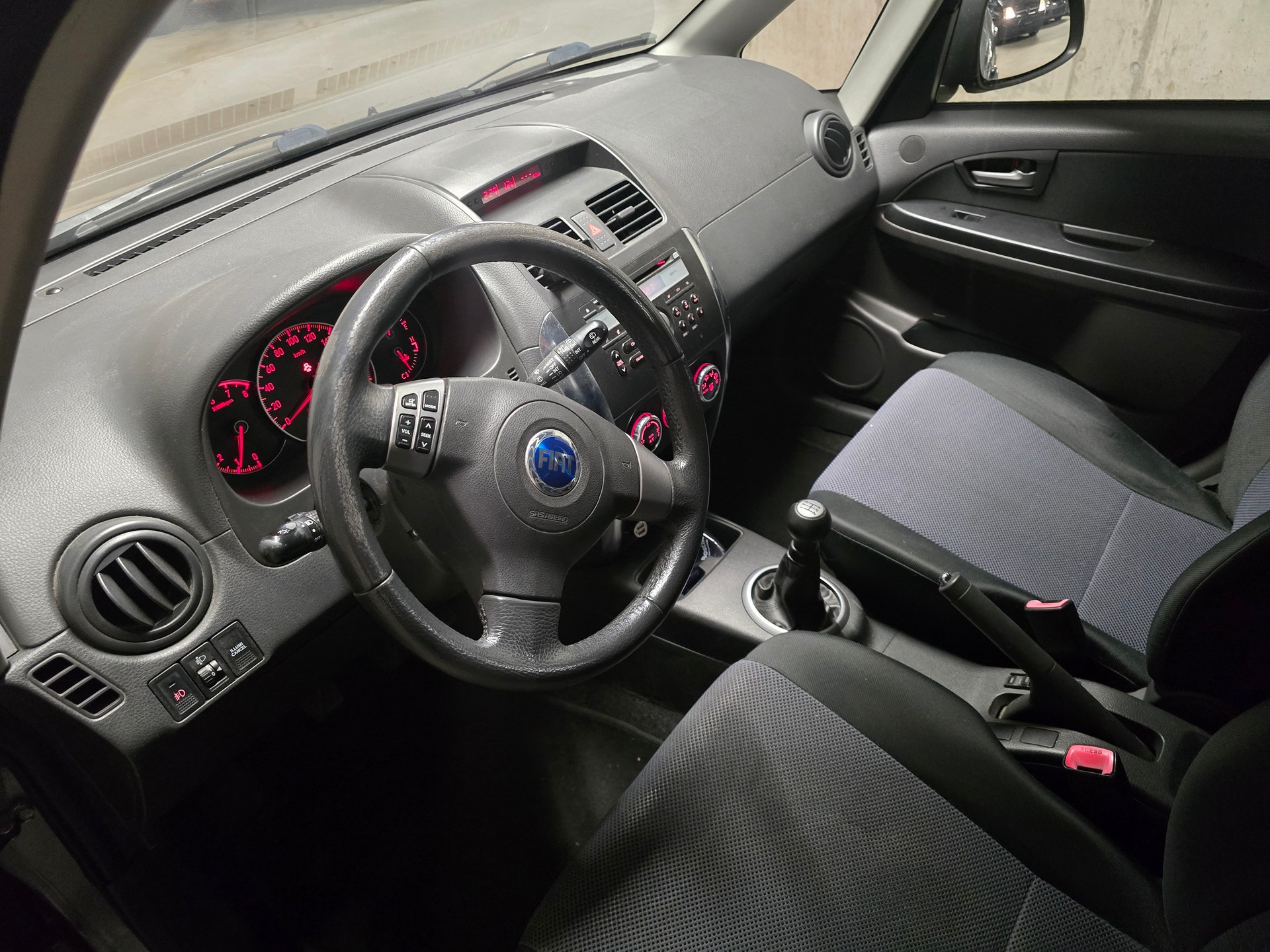 FIAT Sedici 1.6 4WD Emotion-image-13