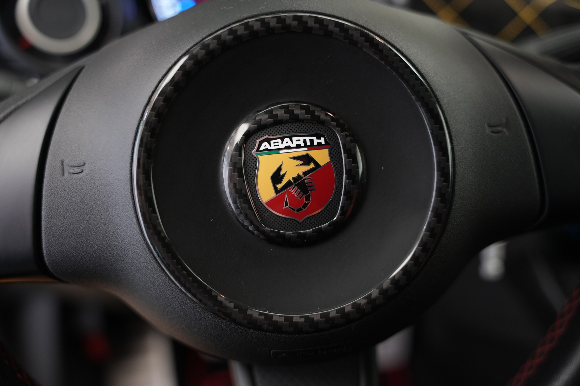 FIAT 695 1.4 16V Turbo Abarth Biposto record *52/133*-image-21