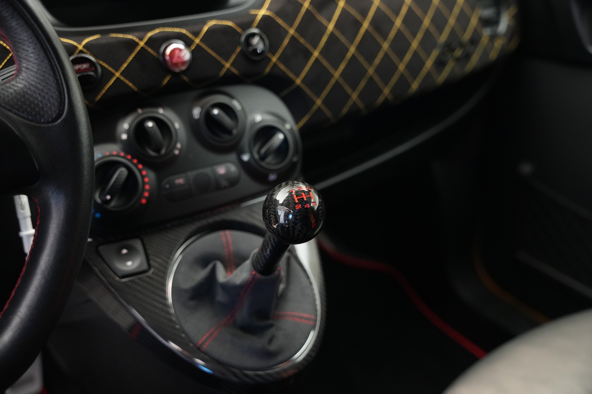 FIAT 695 1.4 16V Turbo Abarth Biposto record *52/133*-image-17