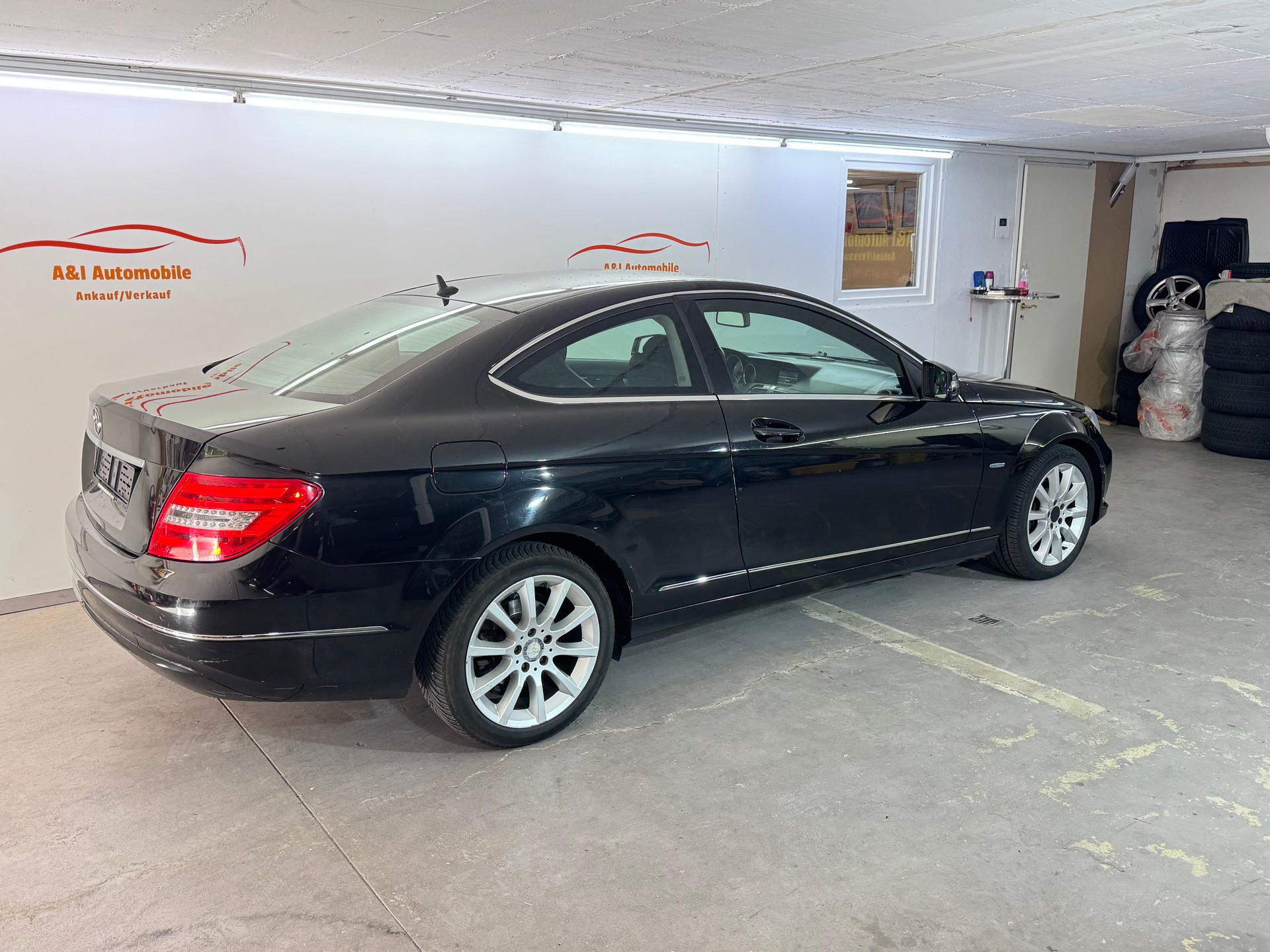 MERCEDES-BENZ C 180 Coupé 7G-Tronic-image-2