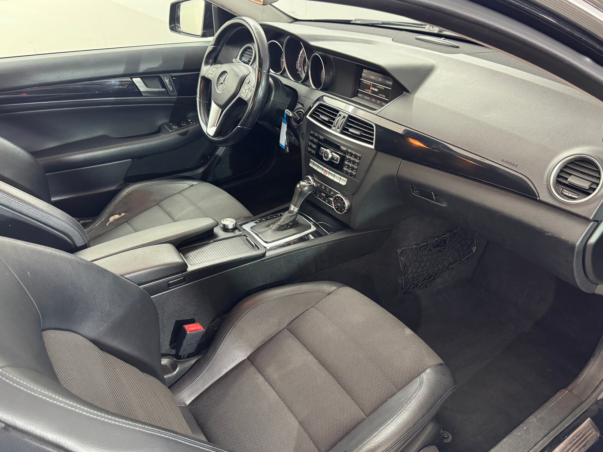 MERCEDES-BENZ C 180 Coupé 7G-Tronic-image-10
