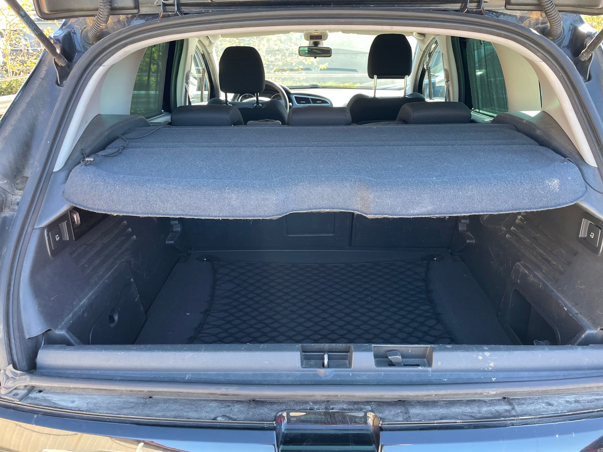 PEUGEOT 3008 1.6 HDI Sport-image-11