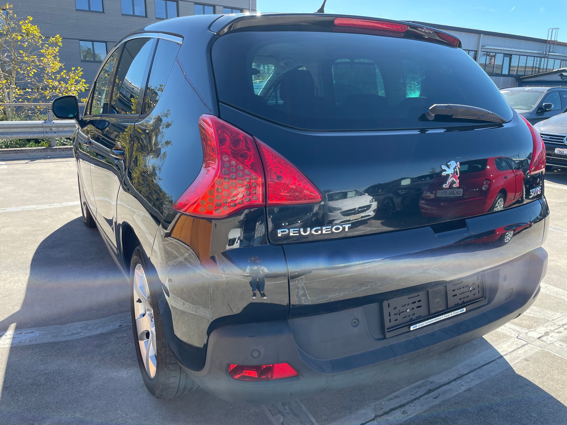 PEUGEOT 3008 1.6 HDI Sport-image-2