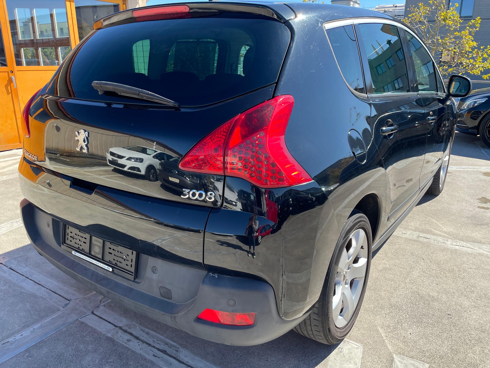 PEUGEOT 3008 1.6 HDI Sport-image-3